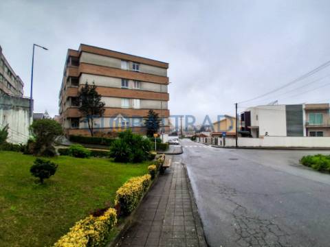 Apartamento T3 Renovado em Baguim do Monte