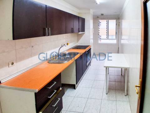 Apartamento T3 Renovado em Baguim do Monte