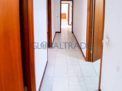 Apartamento T3 Renovado em Baguim do Monte