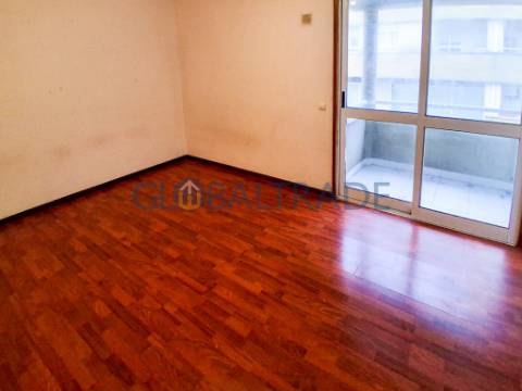 Apartamento T3 Renovado em Baguim do Monte