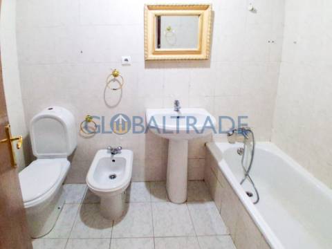 Apartamento T3 Renovado em Baguim do Monte