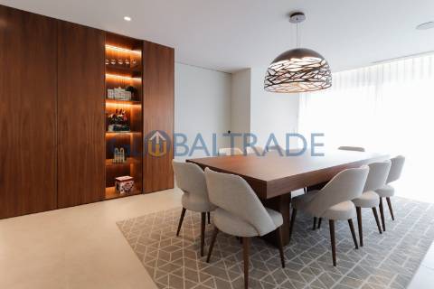 Moradia T5 com Piscina Privativa na Quinta das Luzes – Jovim