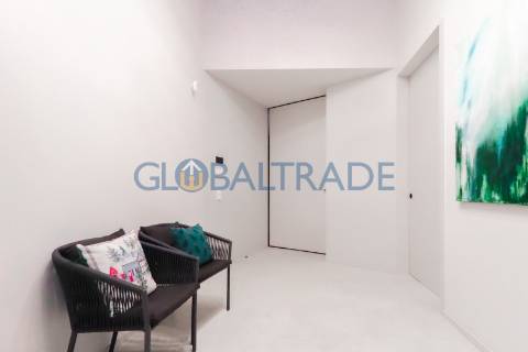 Moradia T5 com Piscina Privativa na Quinta das Luzes – Jovim