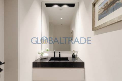 Moradia T5 com Piscina Privativa na Quinta das Luzes – Jovim