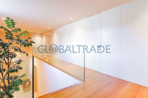 Moradia T5 com Piscina Privativa na Quinta das Luzes – Jovim