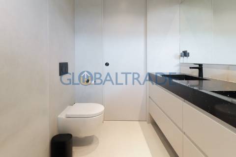 Moradia T5 com Piscina Privativa na Quinta das Luzes – Jovim