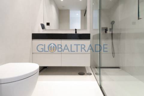 Moradia T5 com Piscina Privativa na Quinta das Luzes – Jovim