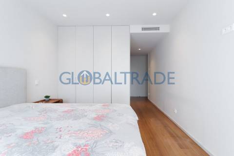 Moradia T5 com Piscina Privativa na Quinta das Luzes – Jovim