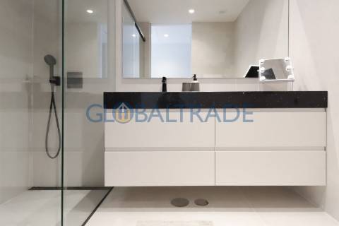 Moradia T5 com Piscina Privativa na Quinta das Luzes – Jovim