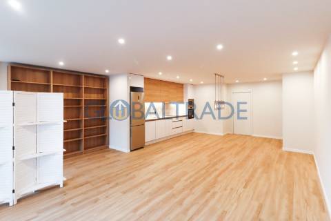 Apartamento T2 Renovado & Equipada em Valbom