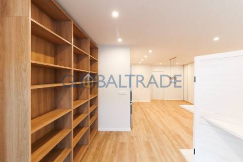 Apartamento T2 Renovado & Equipada em Valbom