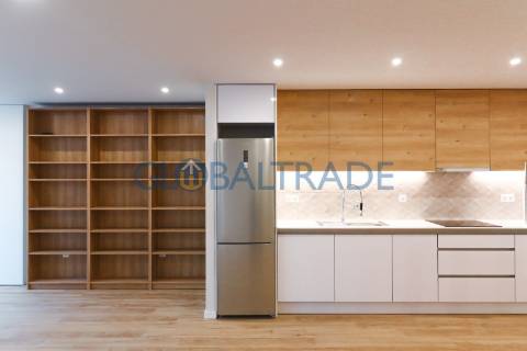 Apartamento T2 Renovado & Equipada em Valbom