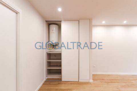 Apartamento T2 Renovado & Equipada em Valbom