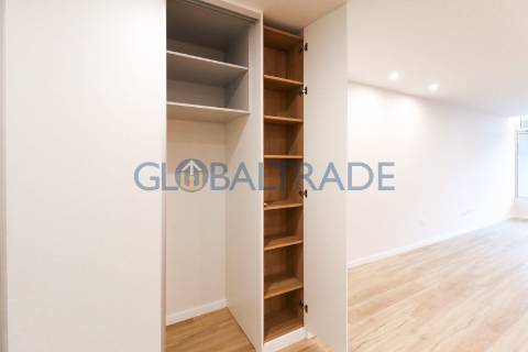 Apartamento T2 Renovado & Equipada em Valbom