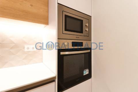 Apartamento T2 Renovado & Equipada em Valbom