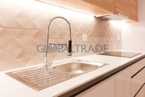 Apartamento T2 Renovado & Equipada em Valbom