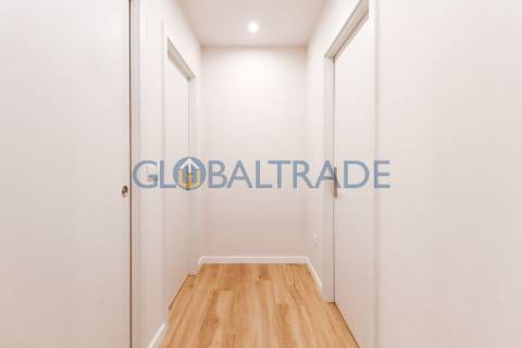 Apartamento T2 Renovado & Equipada em Valbom