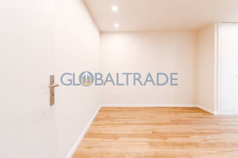 Apartamento T2 Renovado & Equipada em Valbom