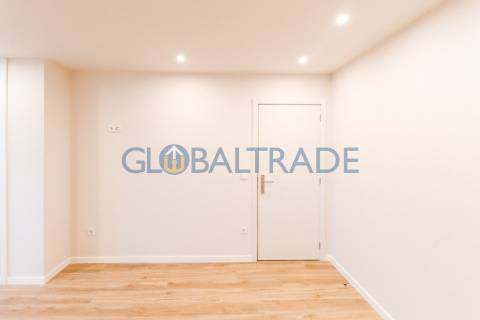 Apartamento T2 Renovado & Equipada em Valbom