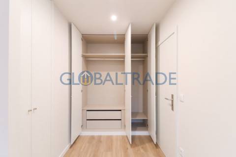 Apartamento T2 Renovado & Equipada em Valbom