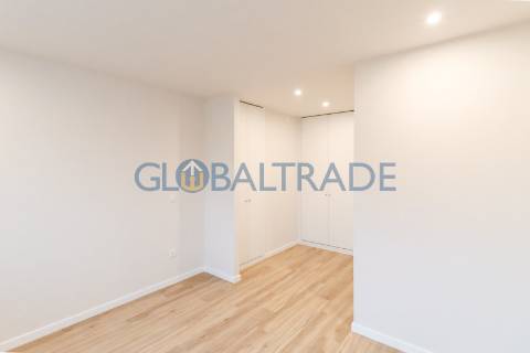 Apartamento T2 Renovado & Equipada em Valbom