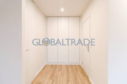 Apartamento T2 Renovado & Equipada em Valbom