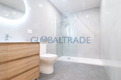 Apartamento T2 Renovado & Equipada em Valbom