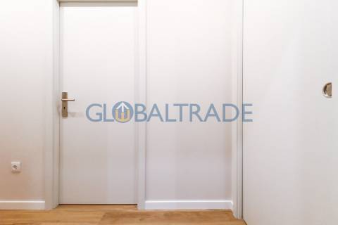 Apartamento T2 Renovado & Equipada em Valbom