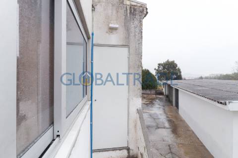 Apartamento T2 Renovado & Equipada em Valbom