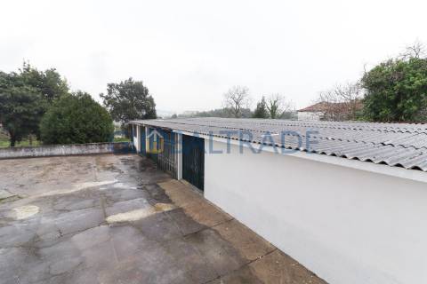 Apartamento T2 Renovado & Equipada em Valbom