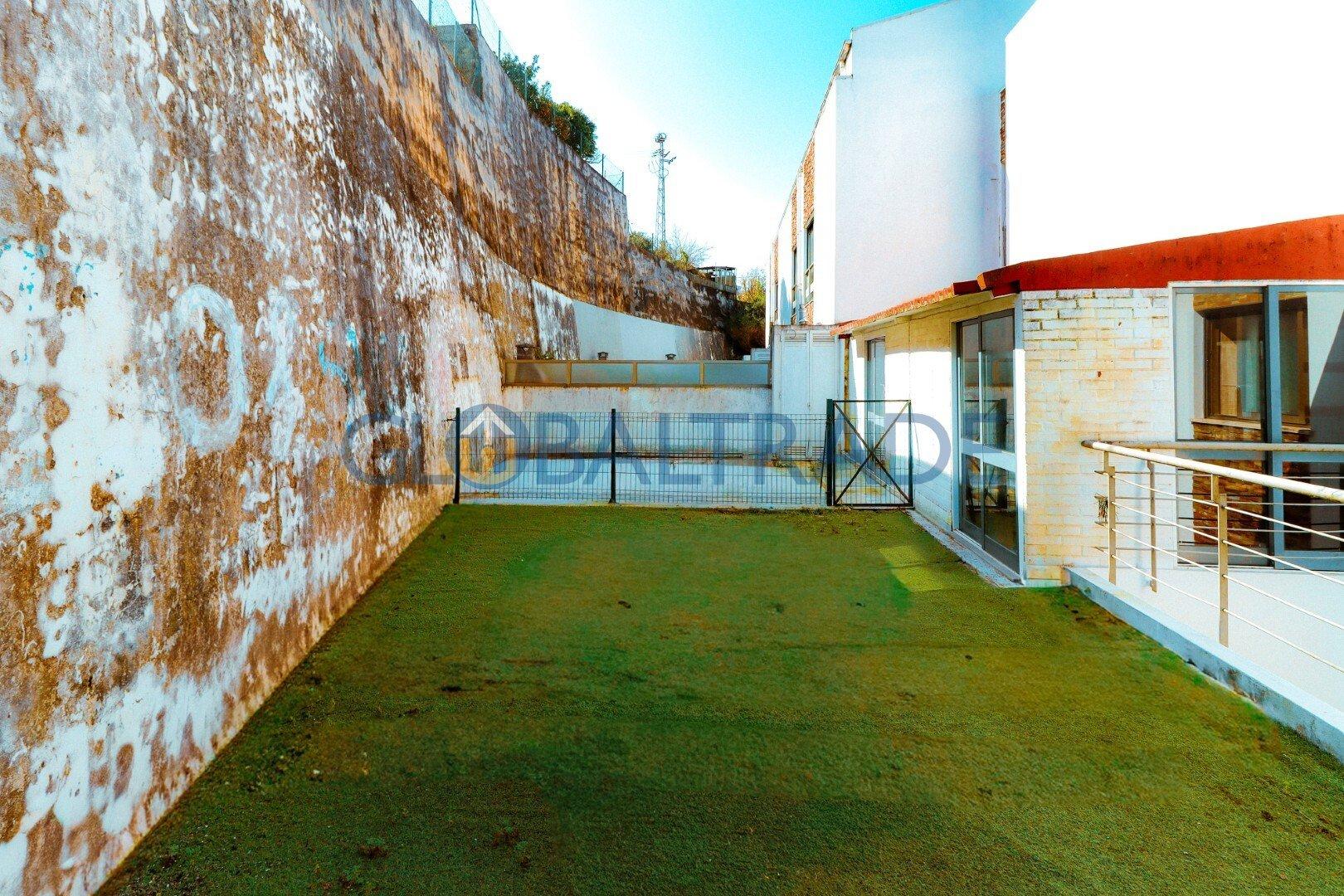 Moradia T3 com Terraço em Valbom