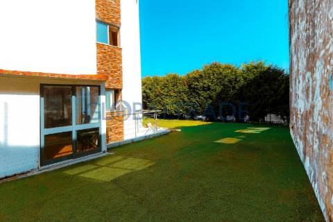 Moradia T3 com Terraço em Valbom