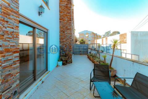 Moradia T3 com Terraço em Valbom