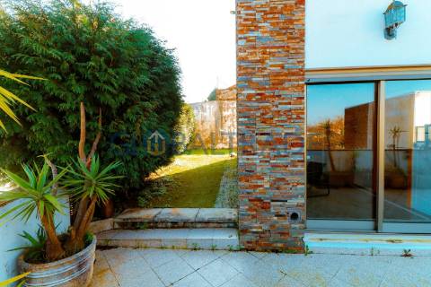 Moradia T3 com Terraço em Valbom