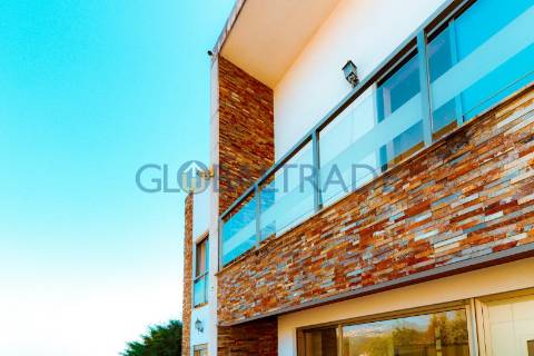 Moradia T3 com Terraço em Valbom