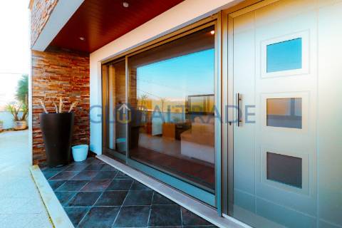 Moradia T3 com Terraço em Valbom