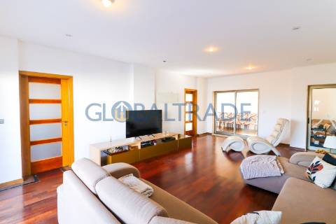 Moradia T3 com Terraço em Valbom