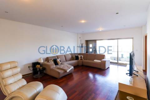 Moradia T3 com Terraço em Valbom