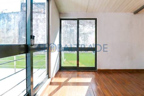 Moradia T3 com Terraço em Valbom