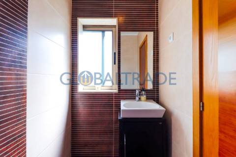 Moradia T3 com Terraço em Valbom