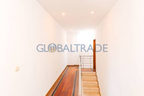 Moradia T3 com Terraço em Valbom