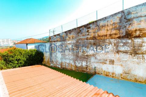 Moradia T3 com Terraço em Valbom