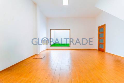 Moradia T3 com Terraço em Valbom