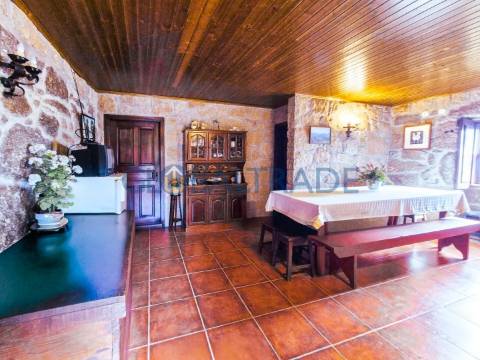 Quinta com 5250 m² & Moradia T1 em Pedra – Baião