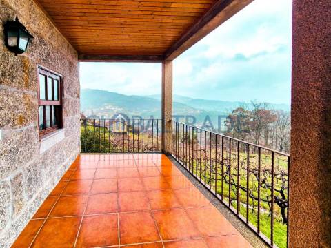 Quinta com 5250 m² & Moradia T1 em Pedra – Baião