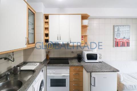 Apartamento T1 Mobilado & Equipado no Porto