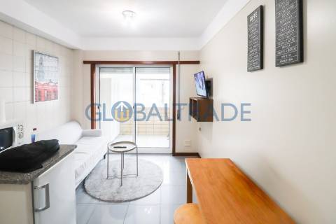 Apartamento T1 Mobilado & Equipado no Porto