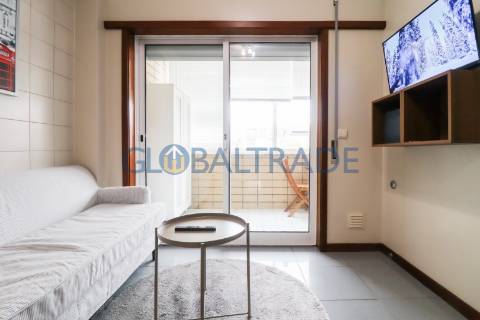 Apartamento T1 Mobilado & Equipado no Porto