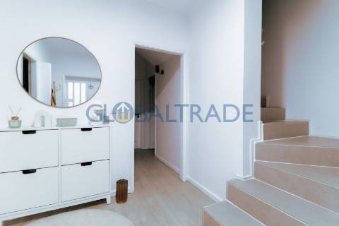 Moradia T3 - Com Habitação T0 R/C em Valongo