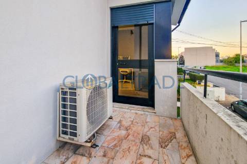 Moradia T3 - Com Habitação T0 R/C em Valongo